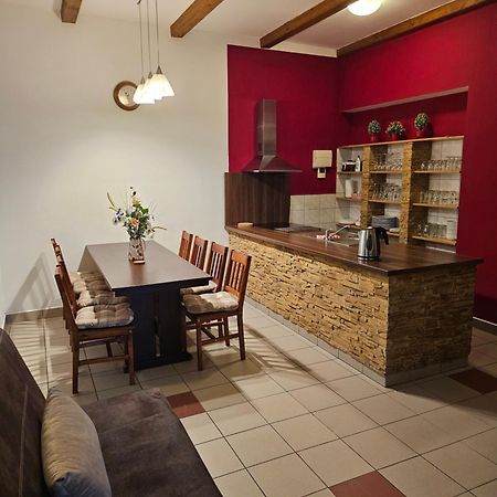 Apartman U Sudu Kobylí Exterior photo