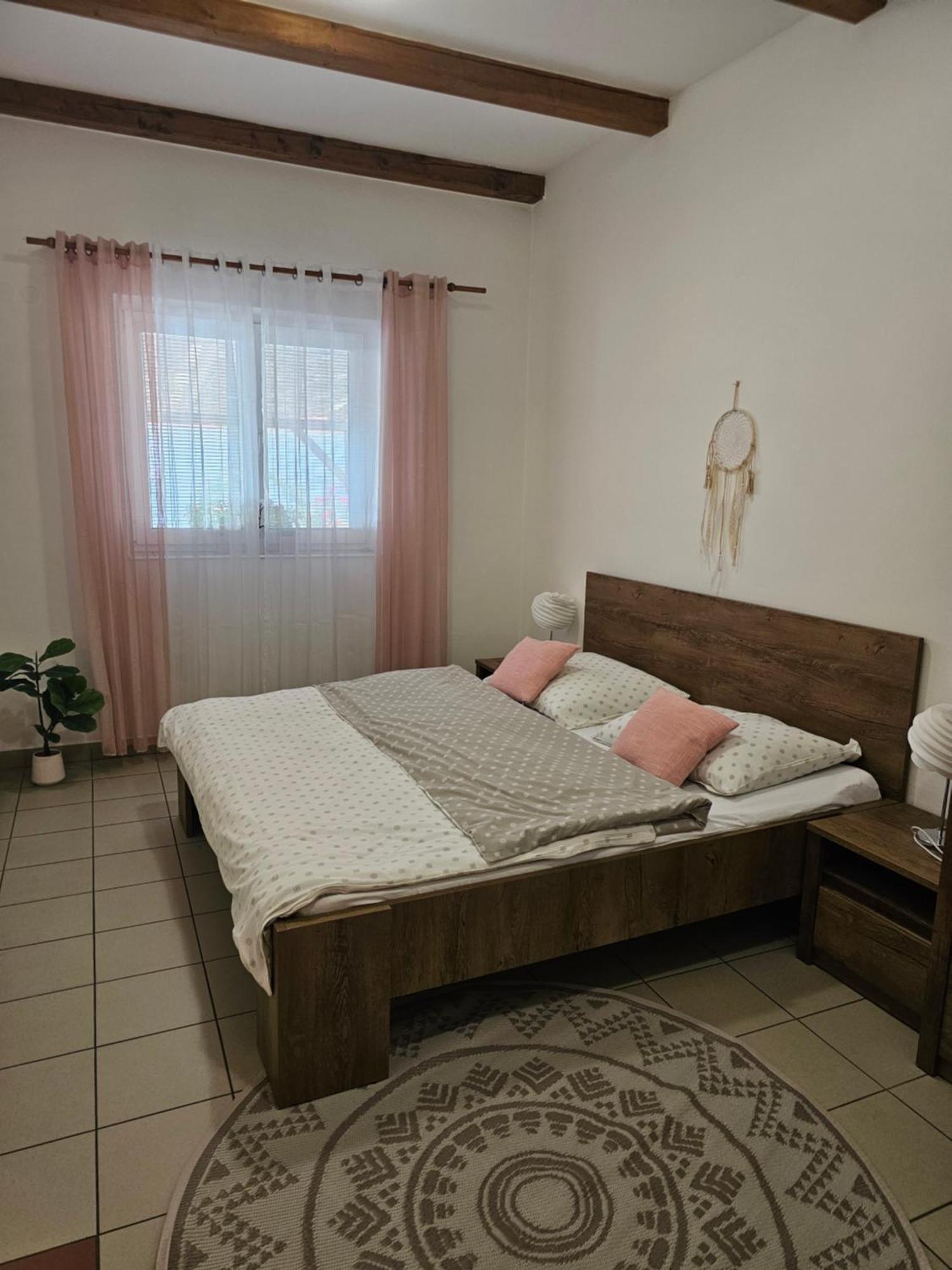 Apartman U Sudu Kobylí Exterior photo