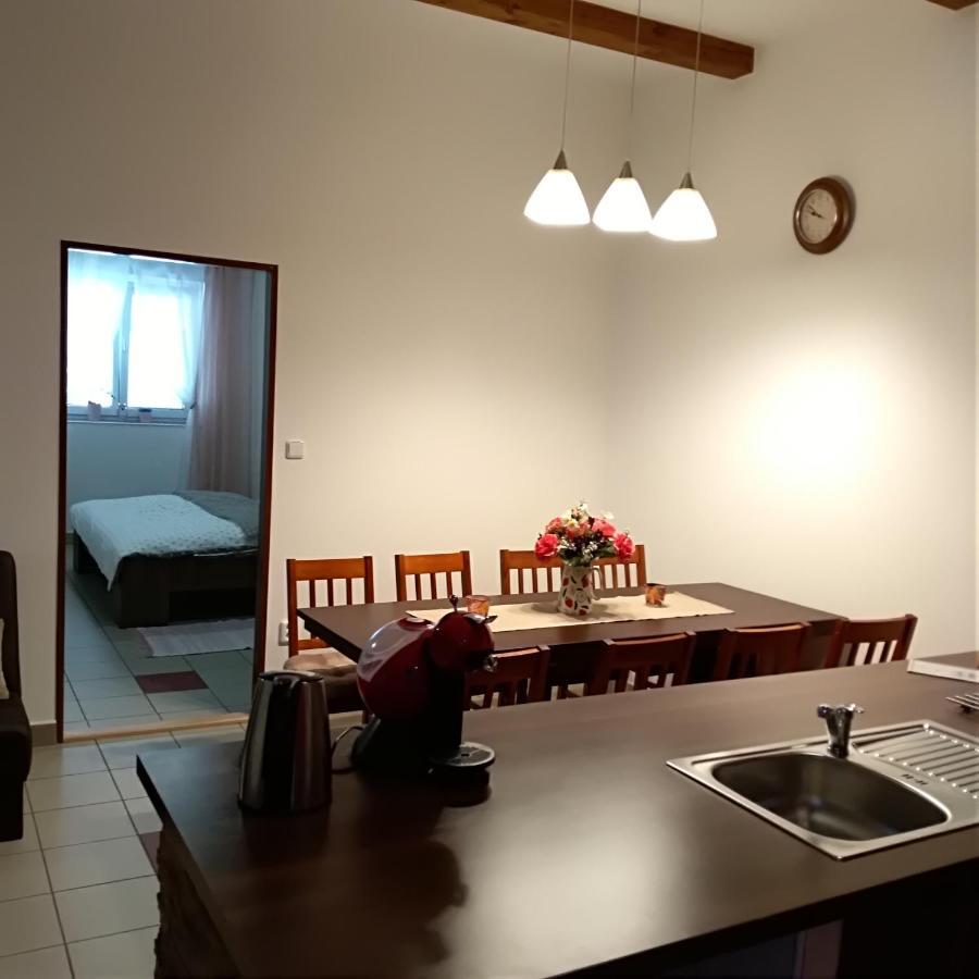 Apartman U Sudu Kobylí Exterior photo